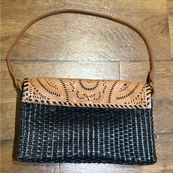 Vintage Hand Tooled Leather Tan and Black Woven Handbag - Picture 7 of 7